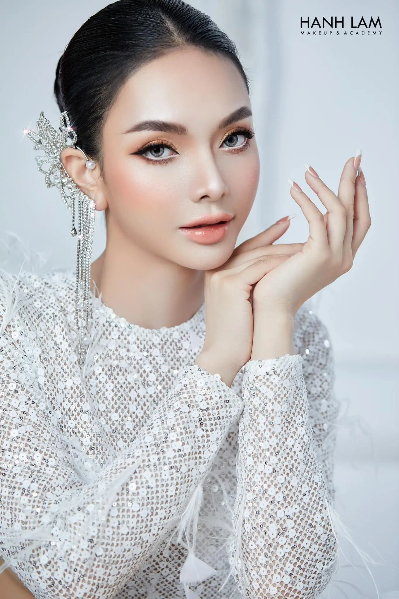 Kỹ thuật highlight và contour cho makeup cô dâu đẹp 3 ky thuat highlight va contour cho makeup co dau dep 69342bc52d20d 69342bc5d5d86