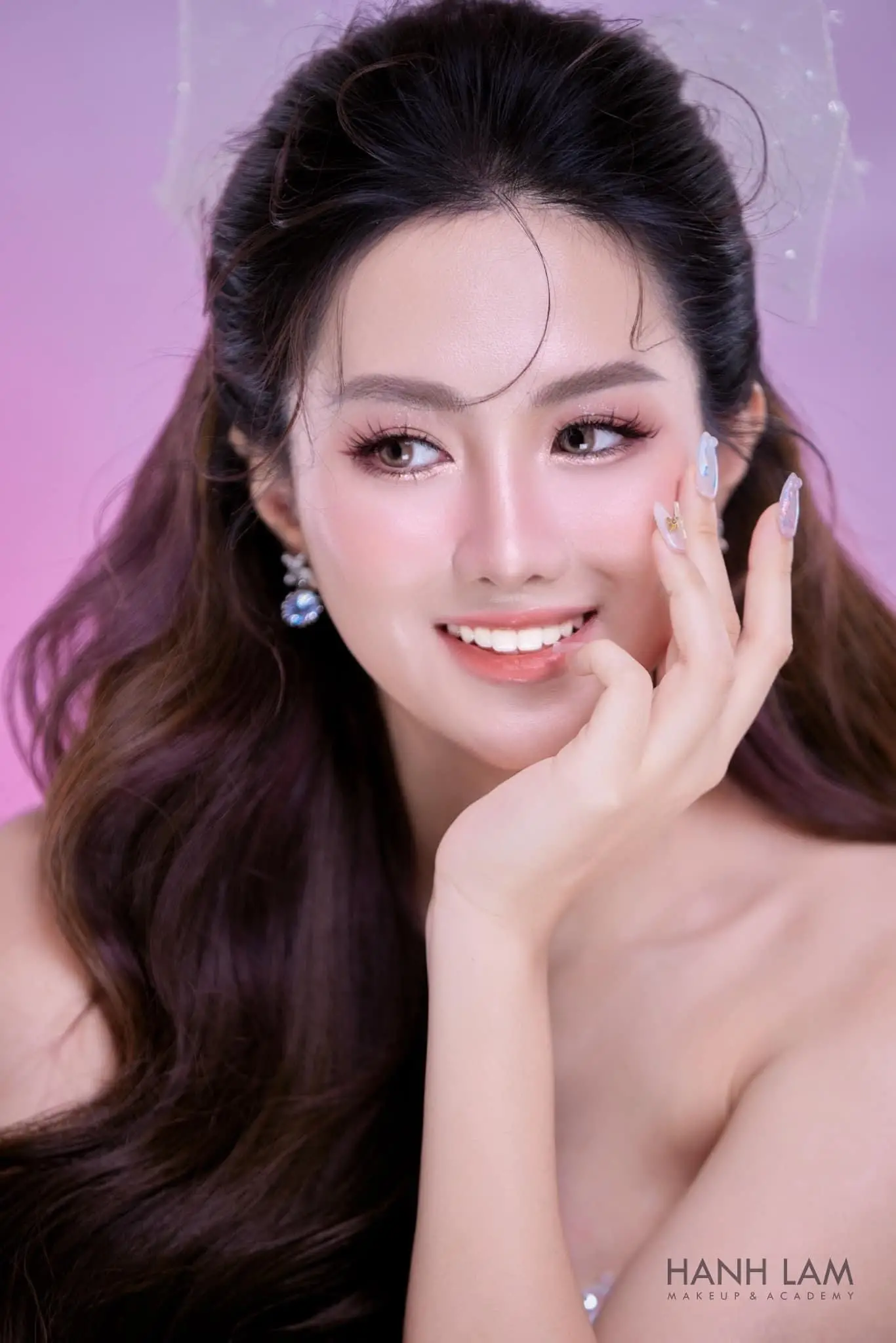 Gợi ý phong cách makeup cô dâu đẹp lộng lẫy 2 goi y phong cach makeup co dau dep long lay 69342f4d2572d 69342f4dbeb95