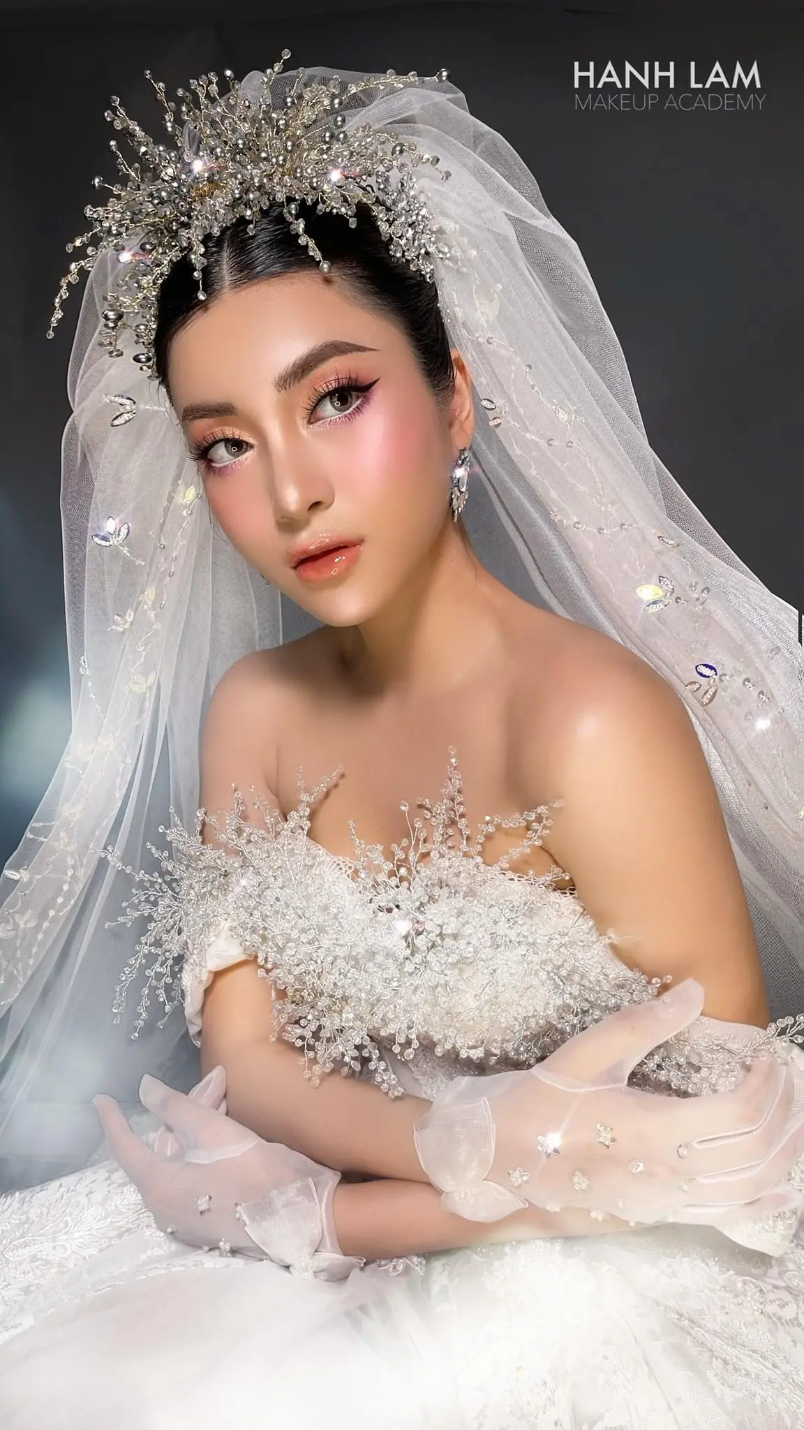 Gợi ý phong cách makeup cô dâu đẹp lộng lẫy 5 goi y phong cach makeup co dau dep long lay 69342f79c72f0 69342f7a6e37e