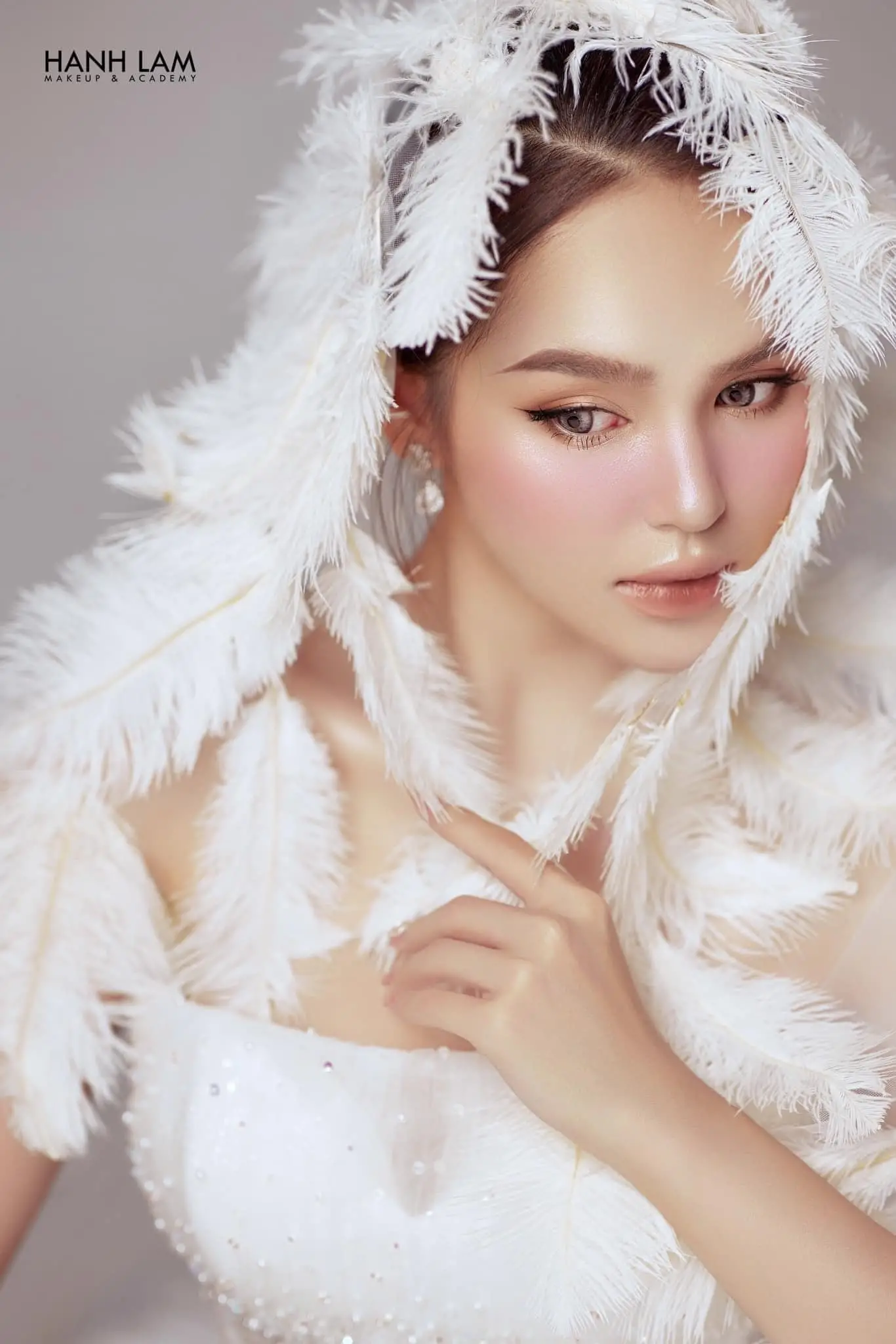 Địa điểm cung cấp dịch vụ makeup cô dâu uy tín 4 dia diem cung cap dich vu makeup co dau uy tin 695f153984bb3 695f153a2a9c1