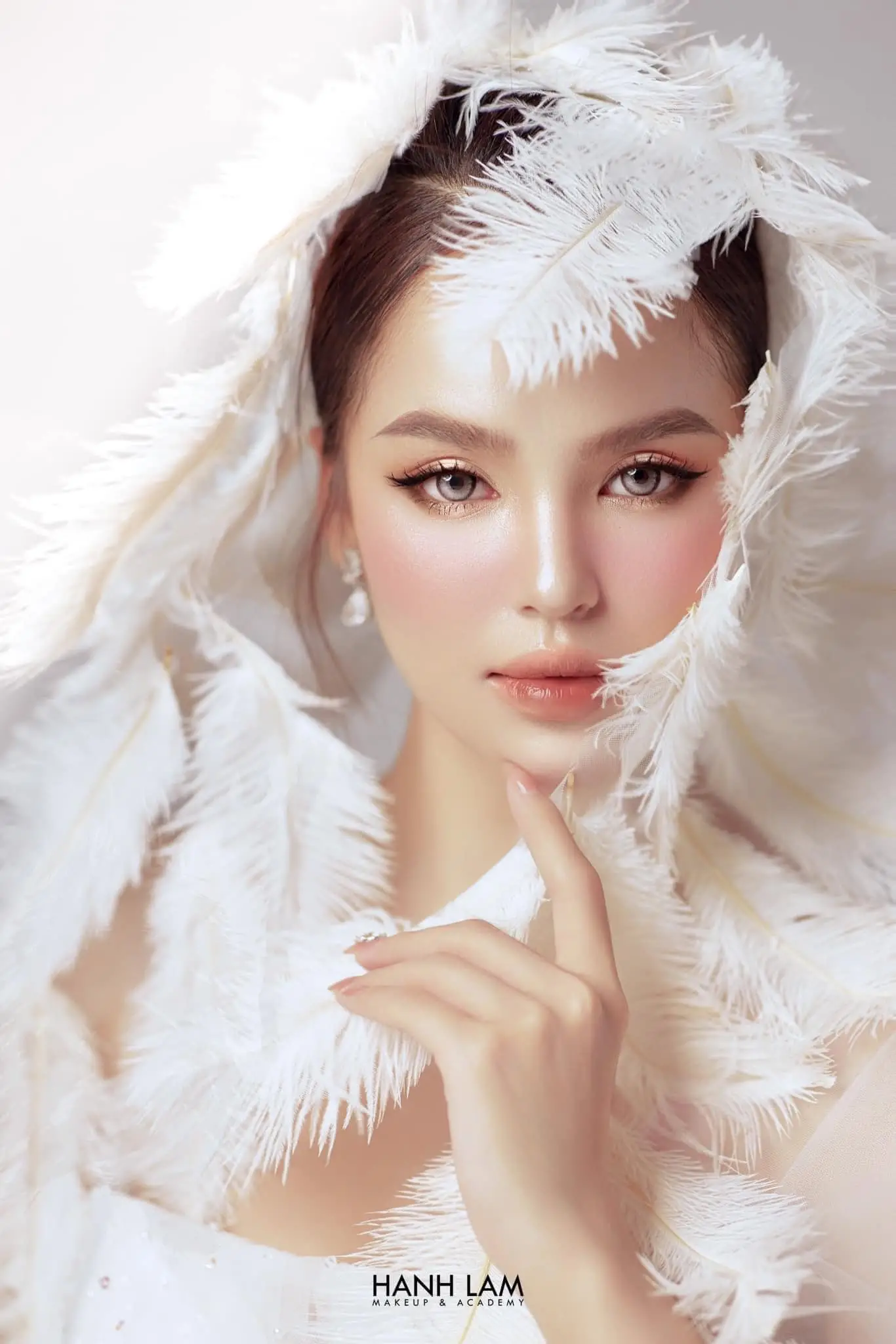 Đặt lịch hẹn dịch vụ makeup cô dâu dễ dàng 4 dat lich hen dich vu makeup co dau de dang 695f163c3a954 695f163ccf817
