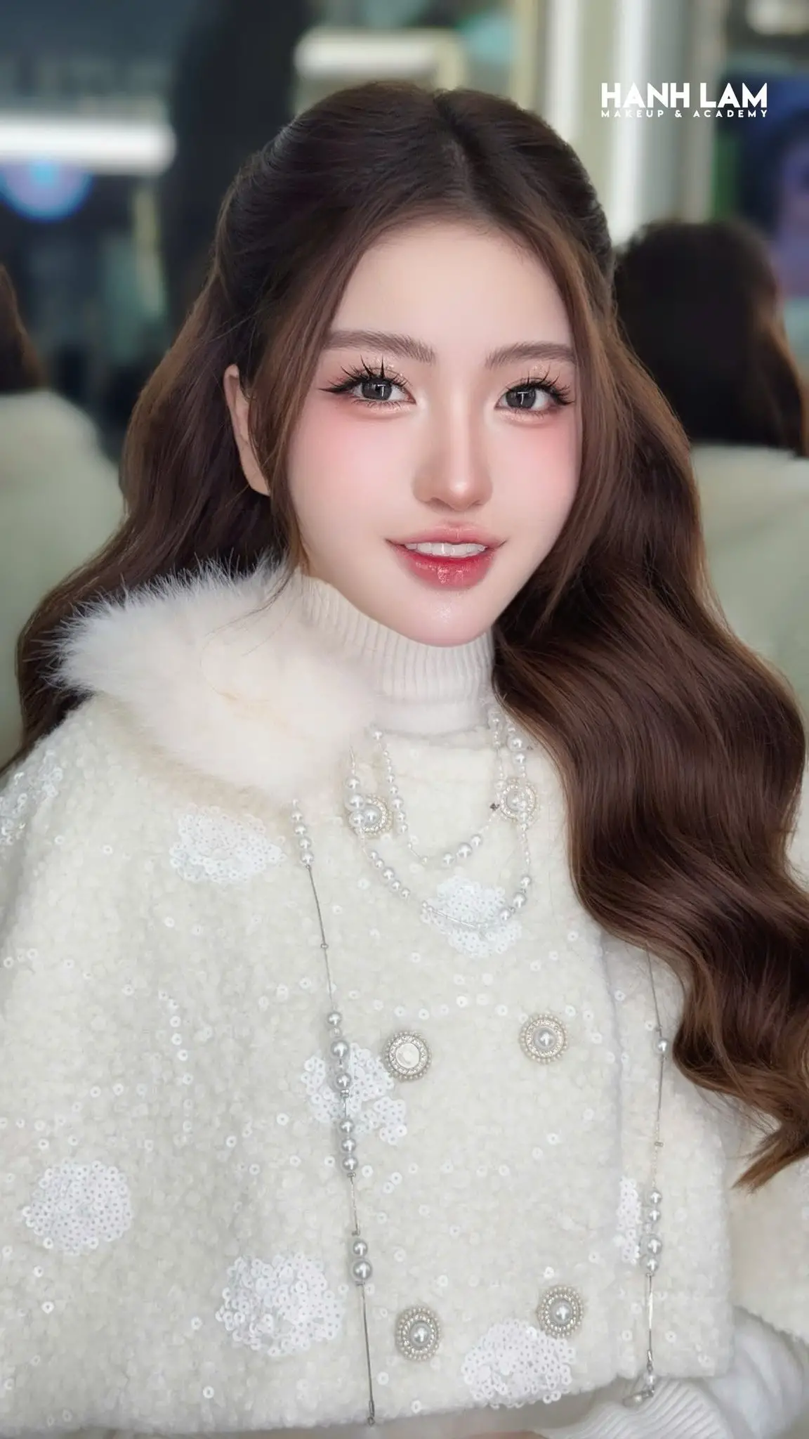 Giá book makeup cô dâu - Khám Phá Nhu Cầu Và Xu Hướng Ngành Dịch Vụ Làm Đẹp 3 gia book makeup co dau kham pha nhu cau va xu huong nganh dich vu lam dep 69ee322255649 69ee3222dd04b