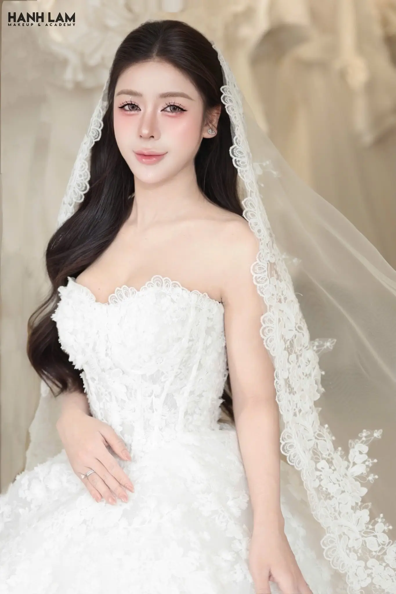 Học makeup chuyên nghiệp cần bao nhiêu tiền - Đầu tư như thế nào để thành công trong ngành làm đẹp 4 hoc makeup chuyen nghiep can bao nhieu tien dau tu nhu the nao de thanh cong trong nganh lam dep 69fcaf6bc3679 69fcaf6c88384