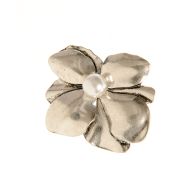 Brosa cu floare argintie