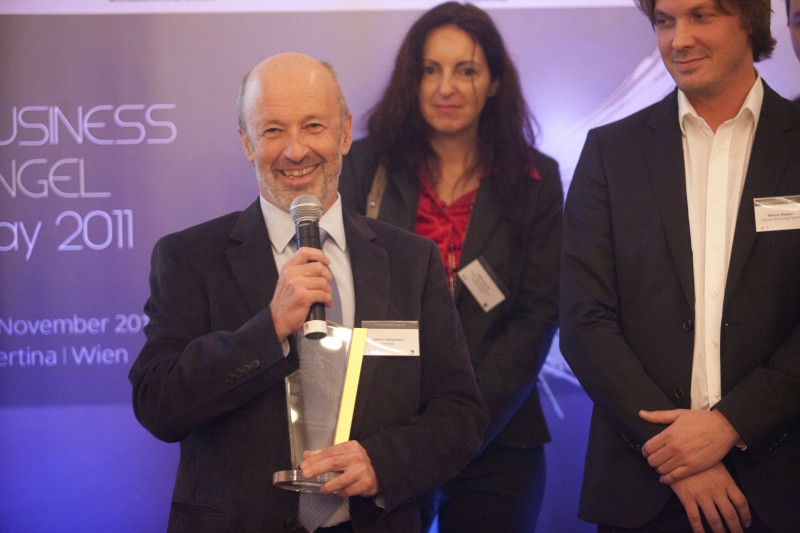 Business Angel Award an Dr. Johann Hansmann Dr. Johann Hansmann wird Business Angel of the Year 2011