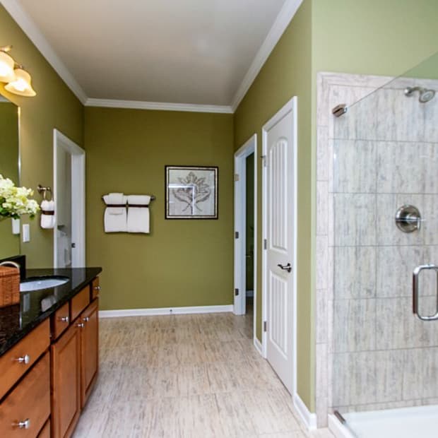 Included Features 2017 Package: Tile in Owner's Bath