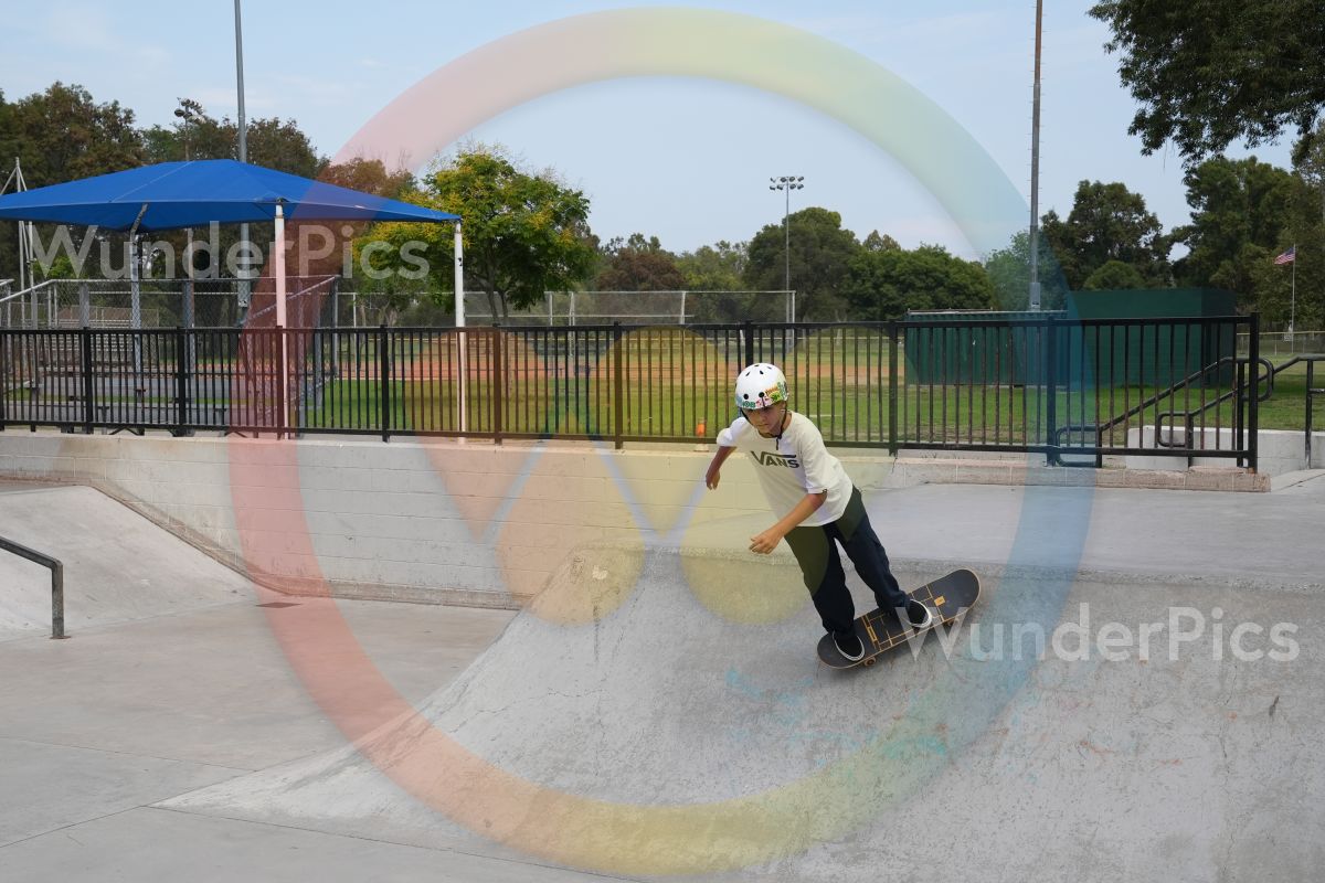 Skateboarding photographer at El Dorado Skatepark — WunderPics