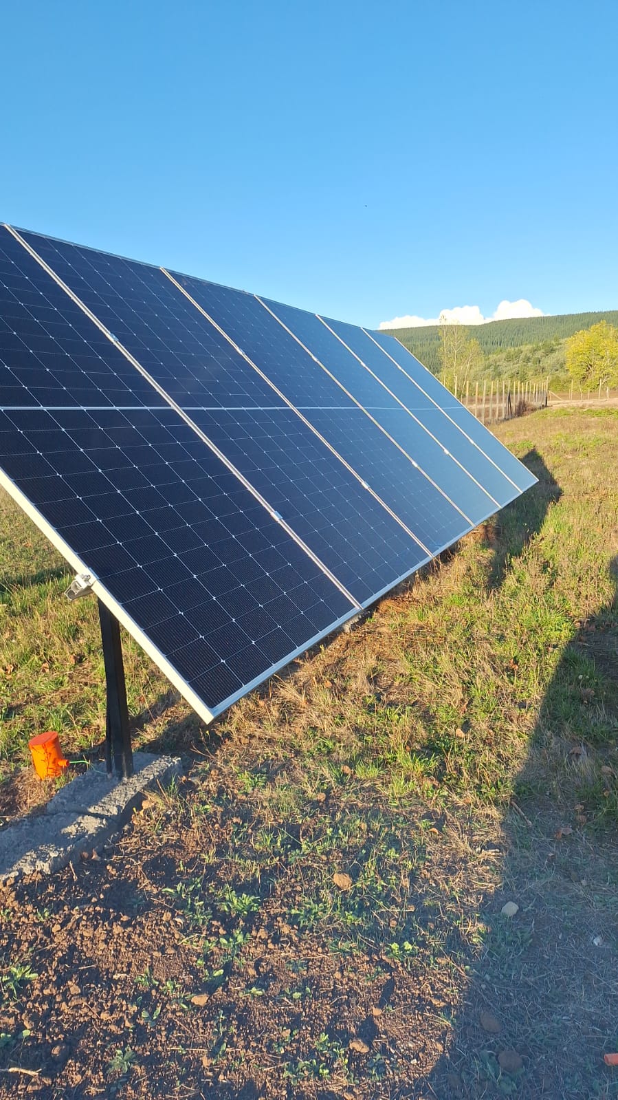 Instalación de Paneles Solares en Terreno