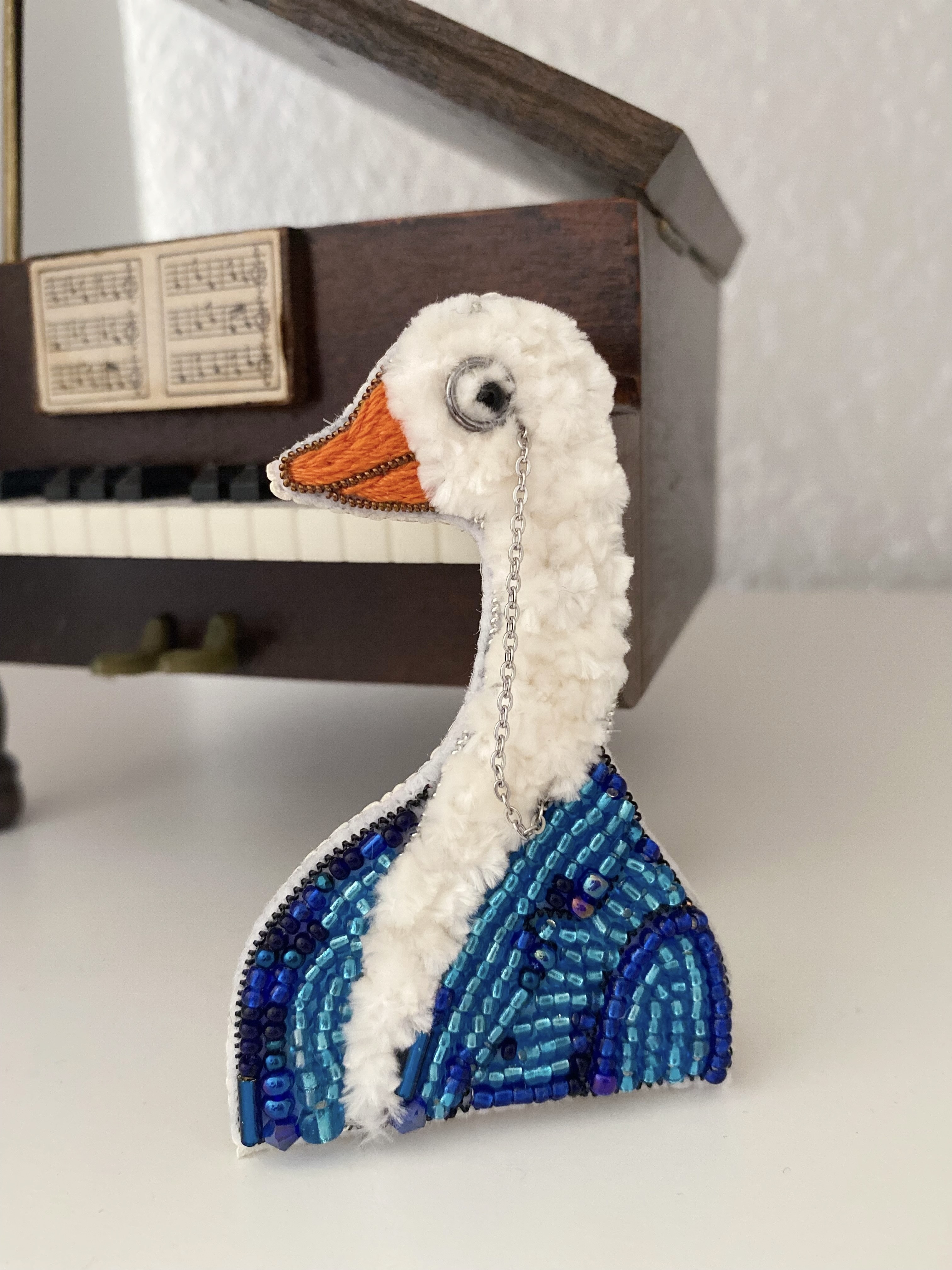 Gentleman Goose Beaded Brooch Handmade - Image 3