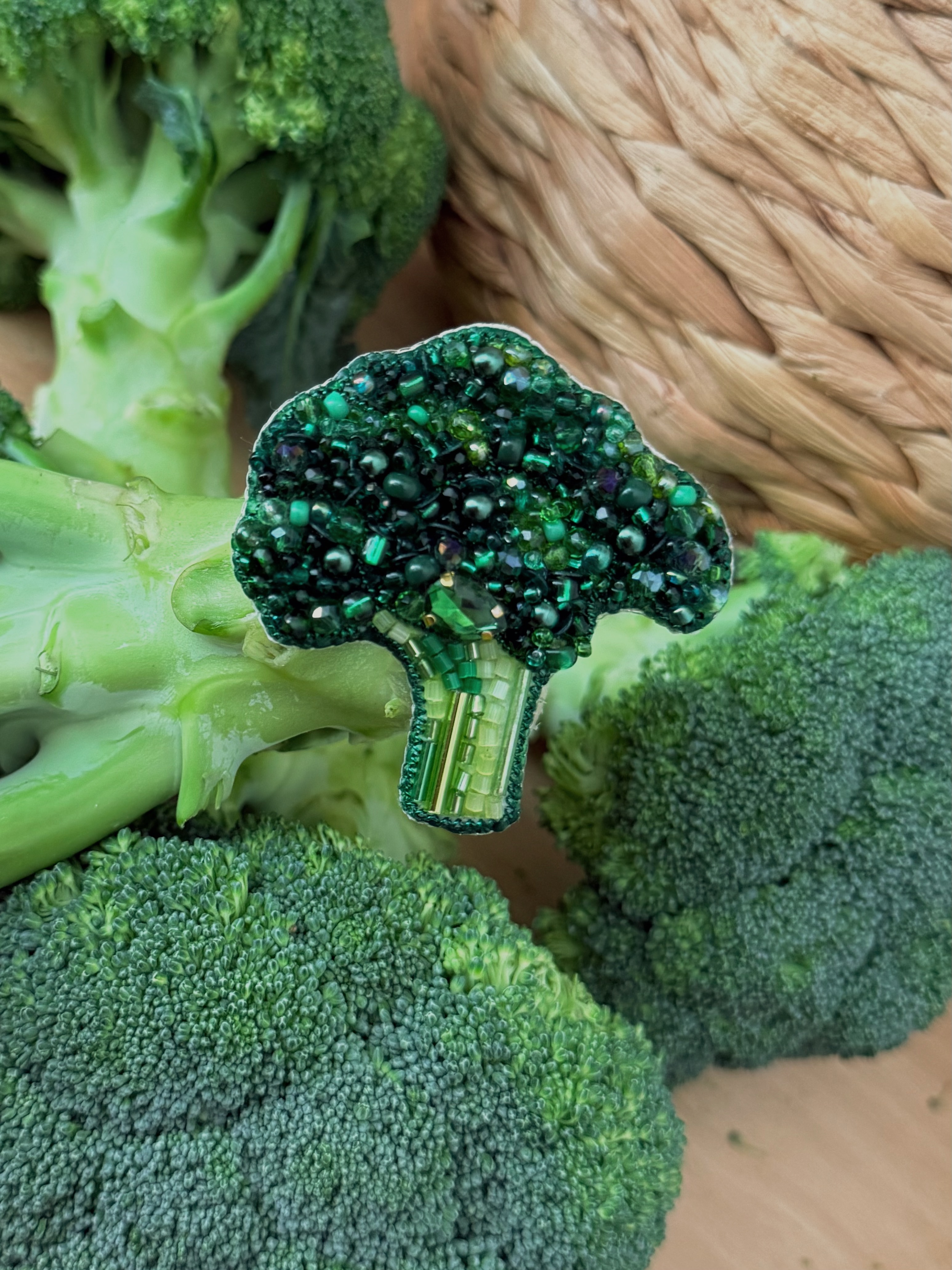 Broccoli Brooch Handmade Beaded - Image 3