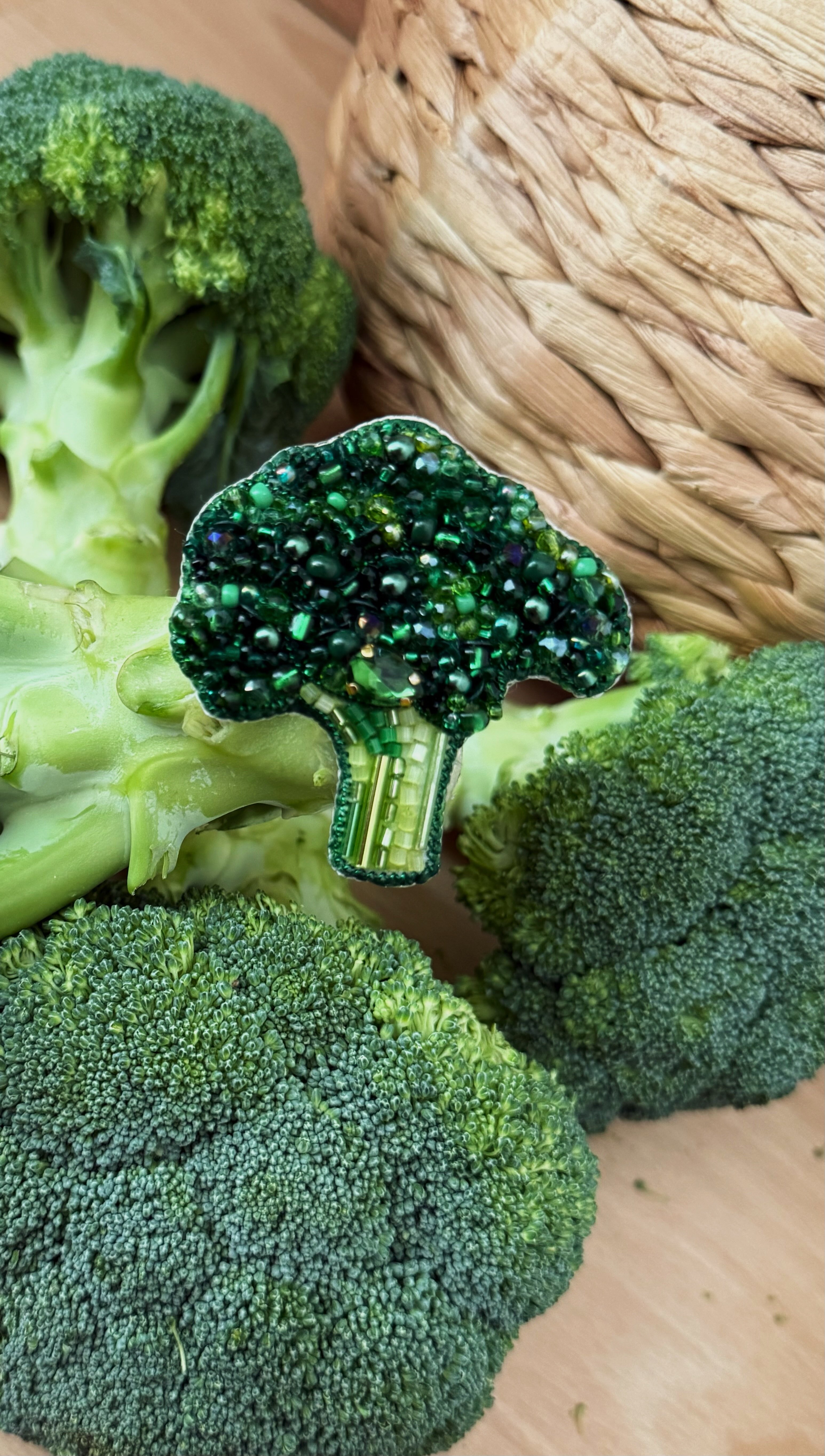 Broccoli Brooch Handmade Beaded - Image 4