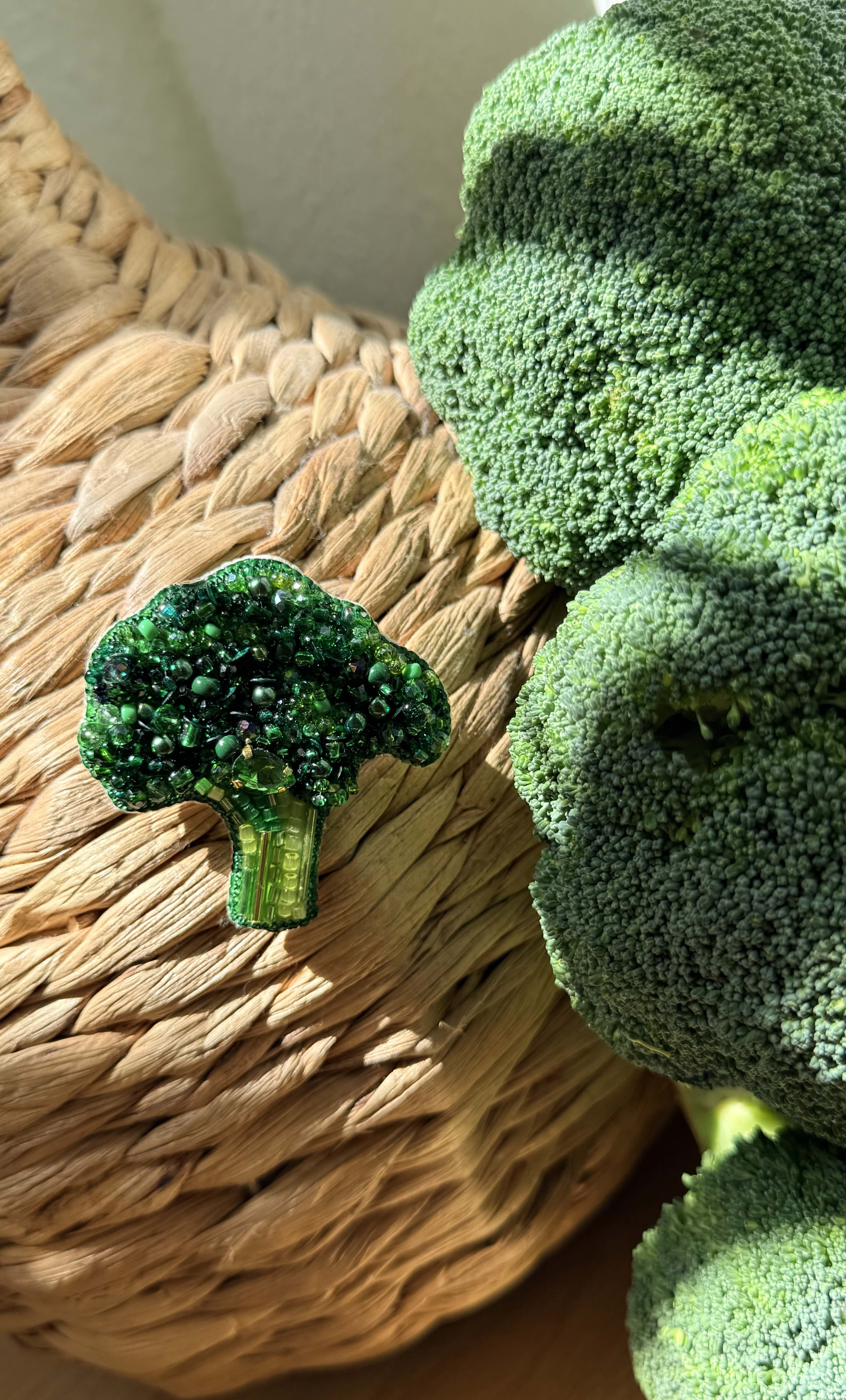 Broccoli Brooch Handmade Beaded - Image 8