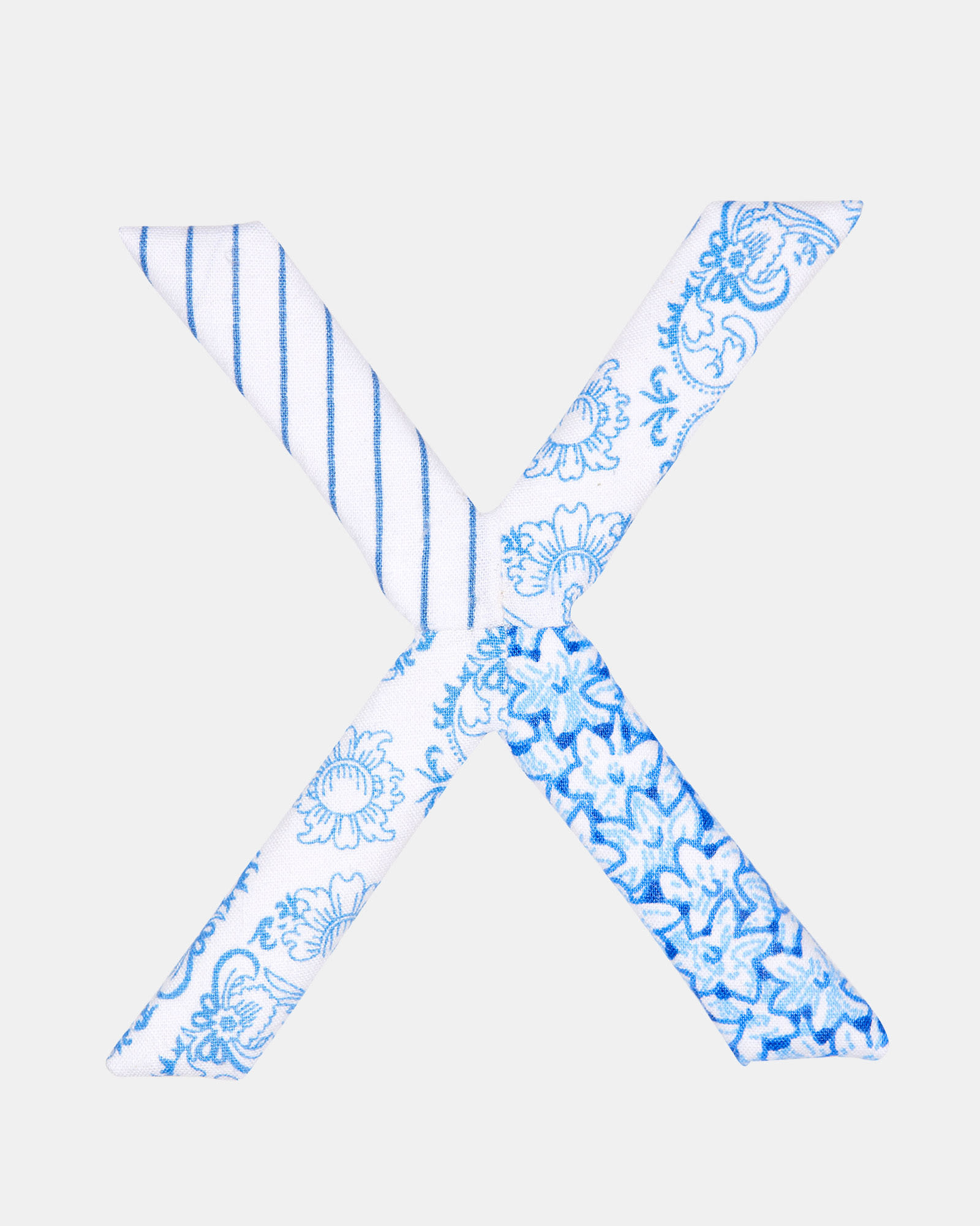 Sturdy Display Solution for Lasting Neatness