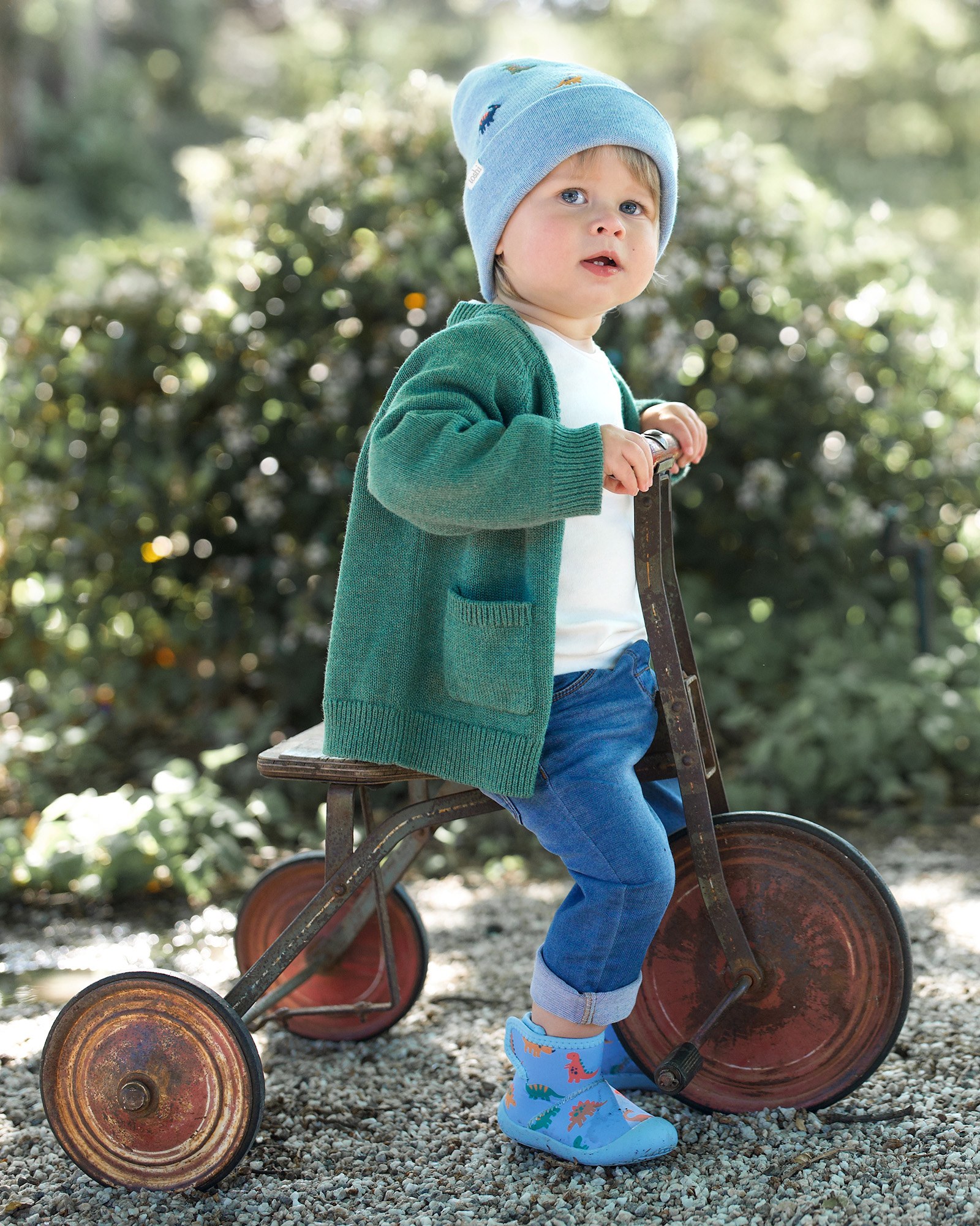 Cozy Vintage Cardigan for Playful Comfort