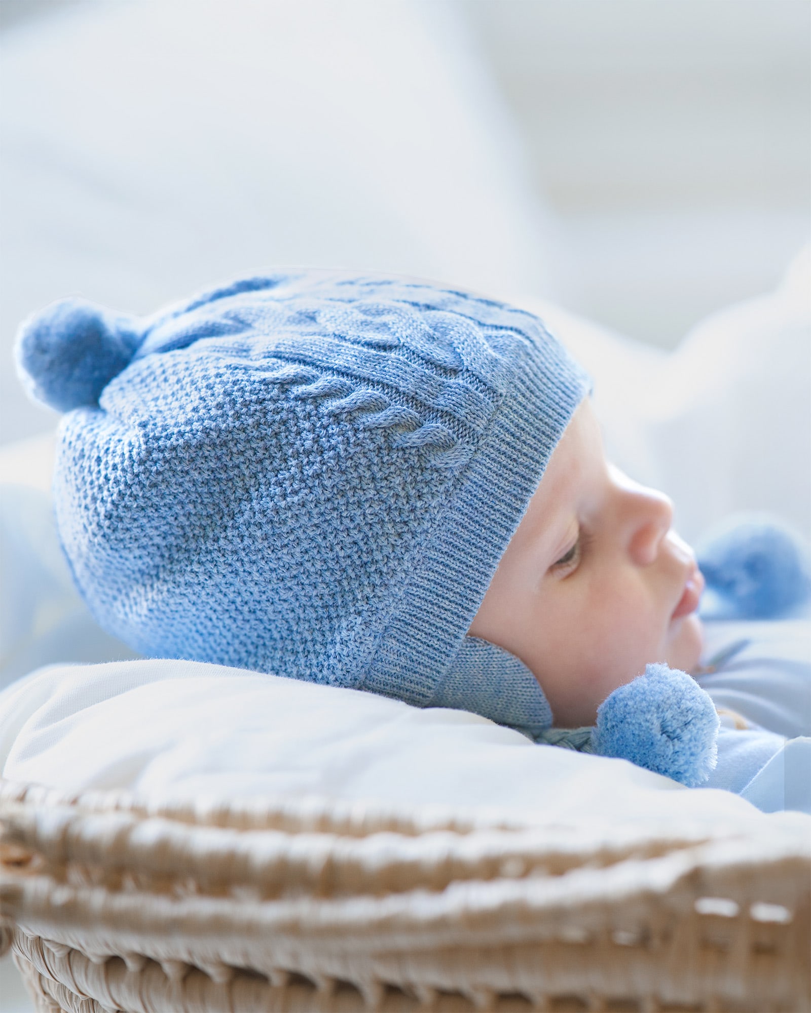 Cozy Gender-Neutral Earmuff for Timeless Comfort