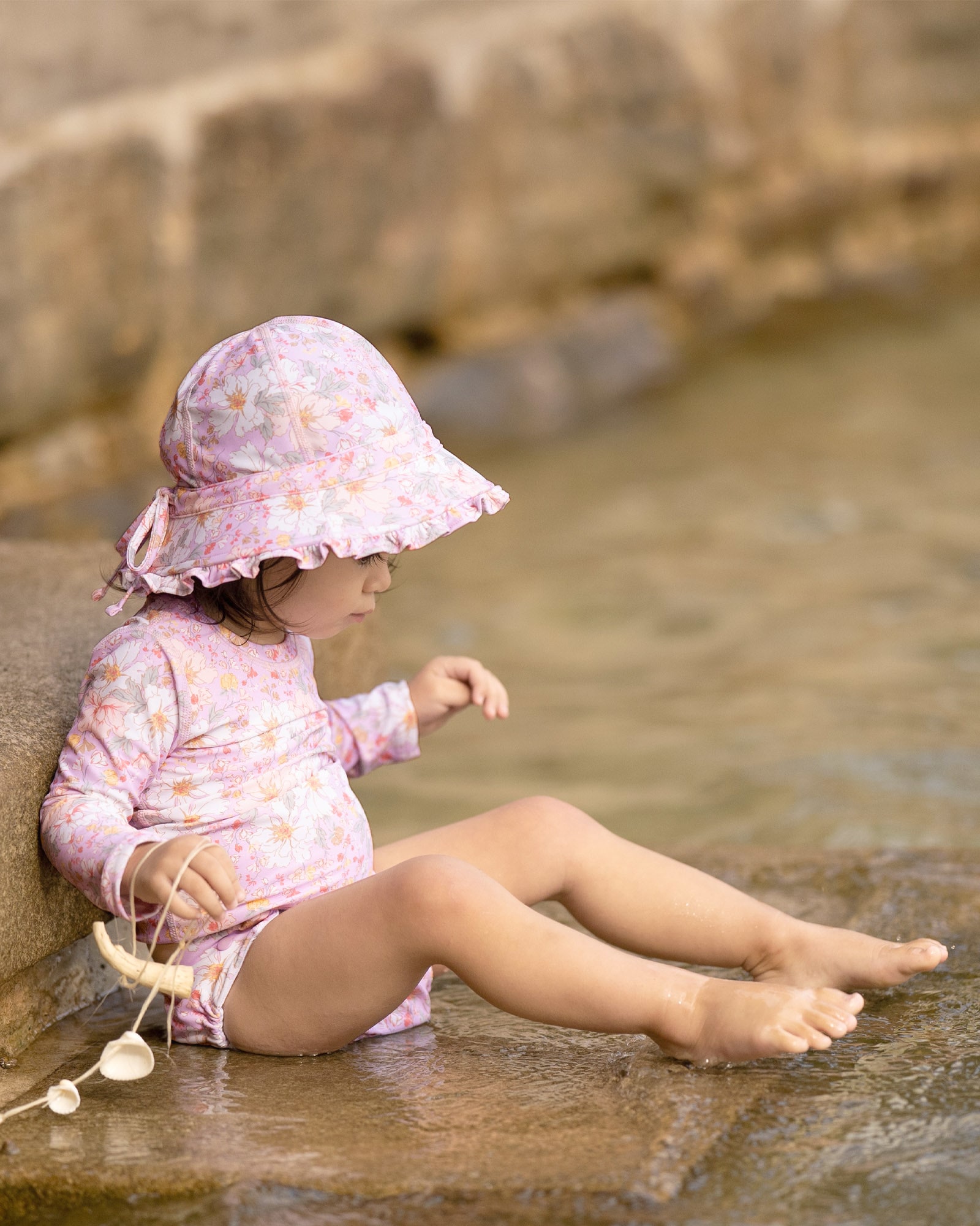 All Day Comfort with Lightweight Breathable Design