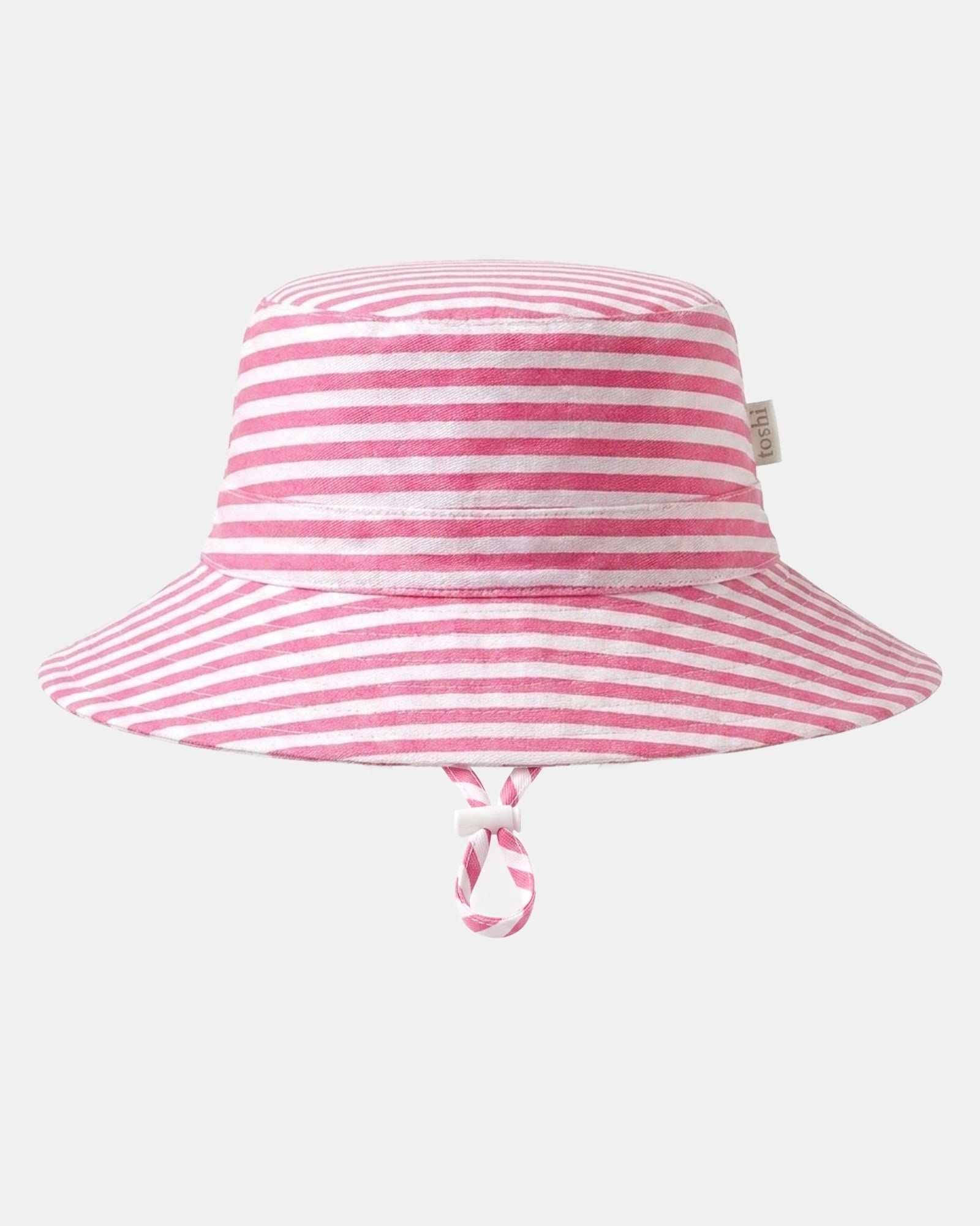 Chic Sunhat Offers Timeless Summer Style