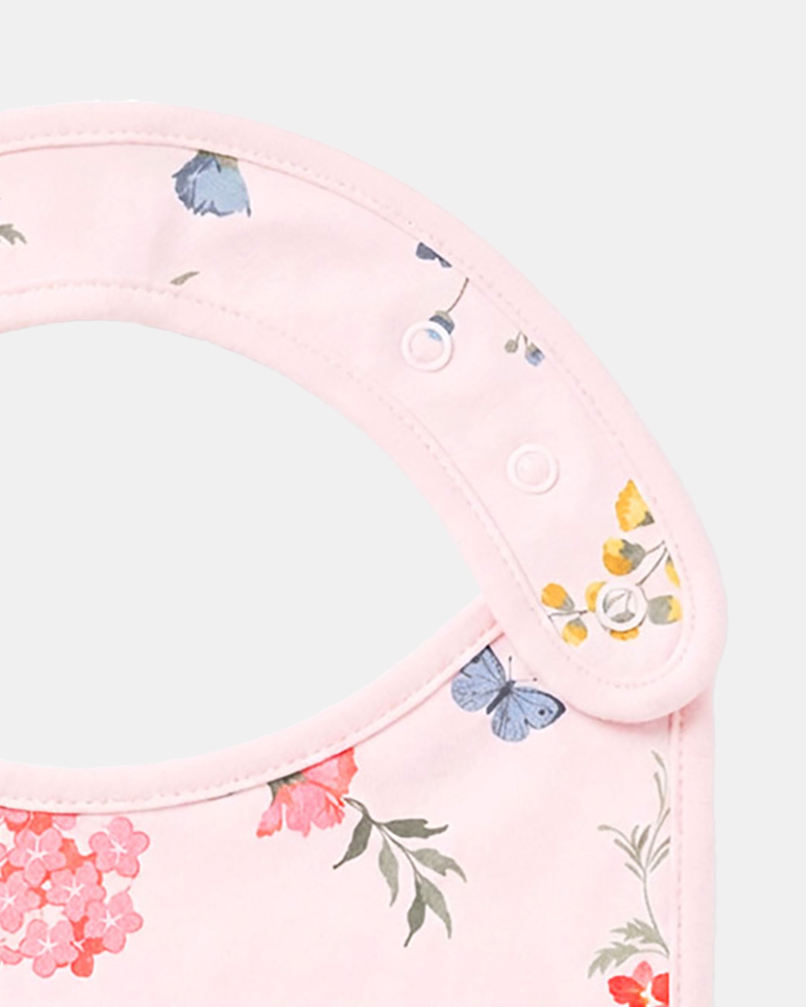 Brighten Outfits with Playful Floral Elegance