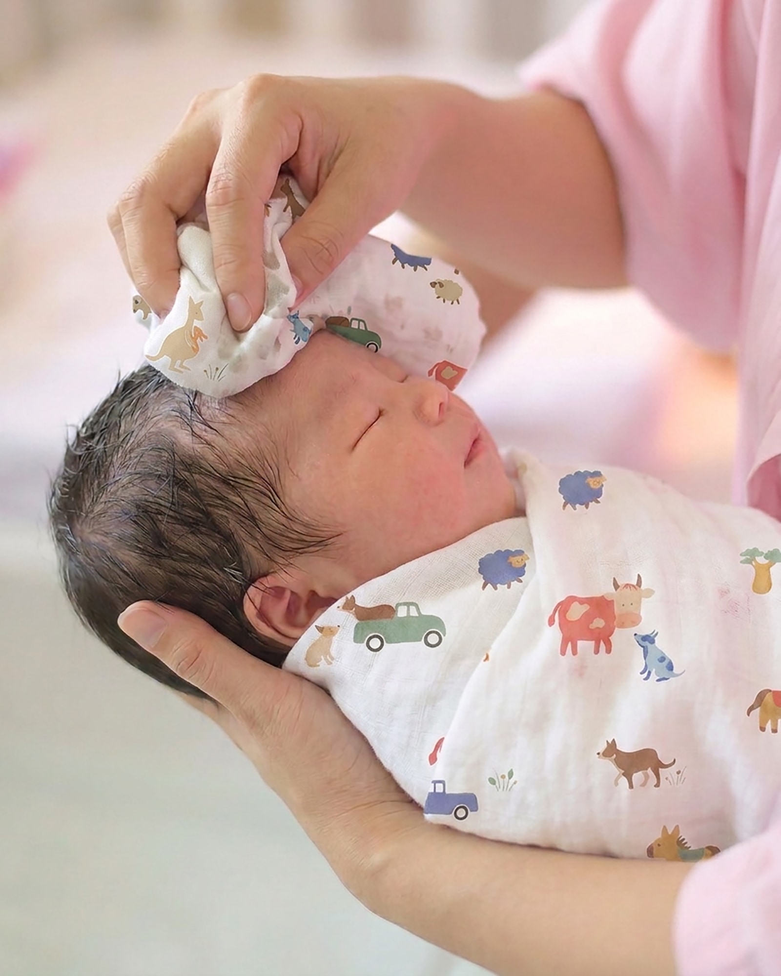Gentle Muslin Washcloths for Easy Baby Care