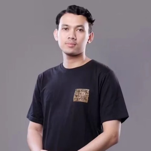 KAOS KUNINGAN / LEUTIK LEUTIK KUDA KUNINGAN