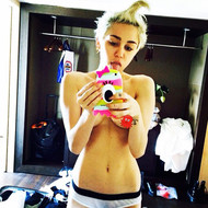 Голая актриса, певица Miley Cyrus фото, эротика, картинки - фотосессия из мужского журнала GQ на Xuk.ru! Фото 31