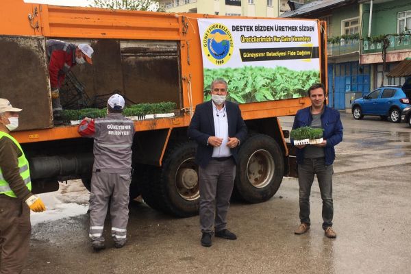 Güneysınır Belediyemizden üreticilerimize ücretsiz fide dağıtımı