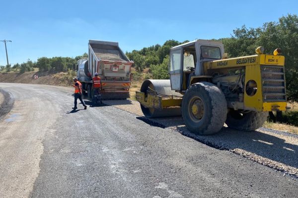 Kızılöz Mahallemizin Göksu Turizm Yolu bağlantı yolu asfaltlandı.