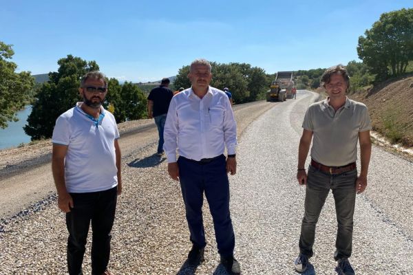 Kızılöz Mahallemizin Göksu Turizm Yolu bağlantı yolu asfaltlandı.