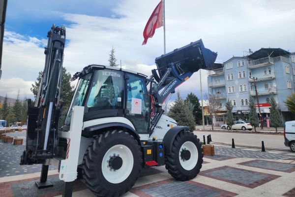 Belediyemize Kazıcı - Yükleyici hibe edildi.