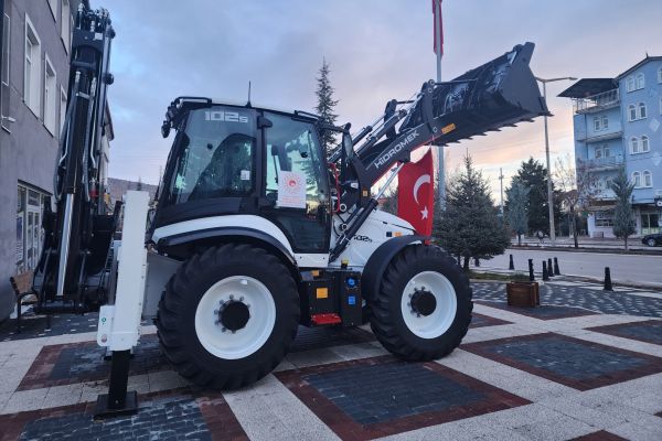 Belediyemize Kazıcı - Yükleyici hibe edildi.