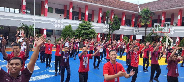 Serunya Senam Anak Indonesia Hebat di SMK Telkom Malang!