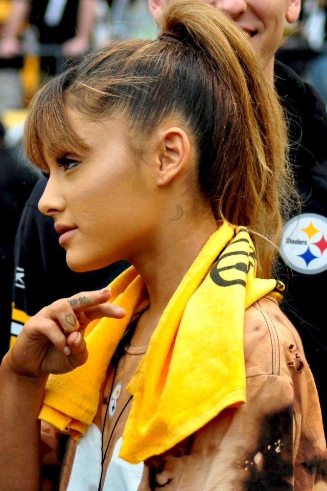 ariana grande sad