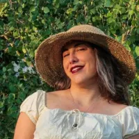 Inbar Shucker - Solutions Strategist