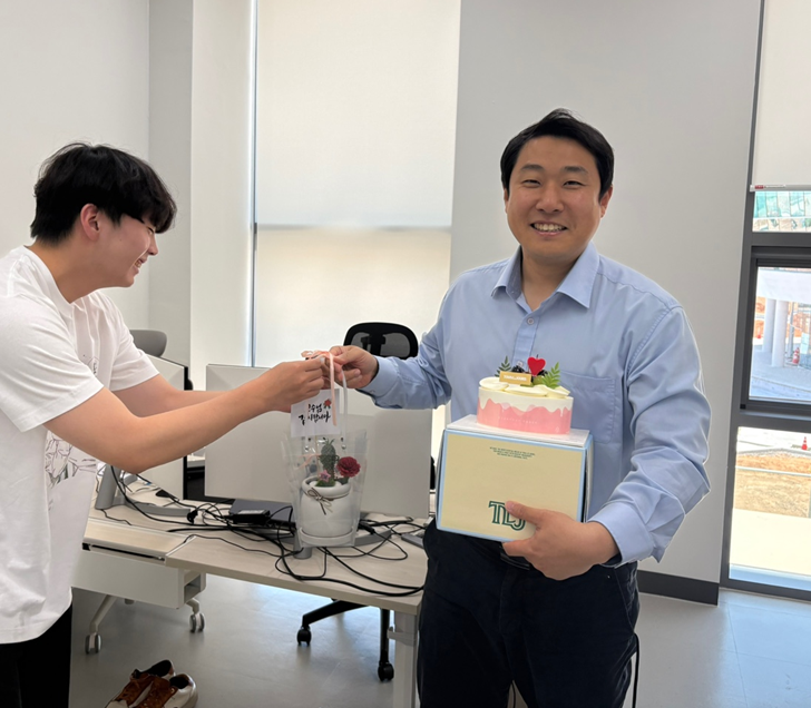 PNLAB 서동한교수님 스승의 날 축하드립니다! 🎉