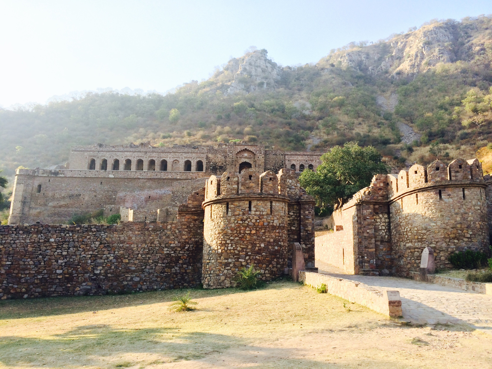 bhangarh rajasthan ghost queue