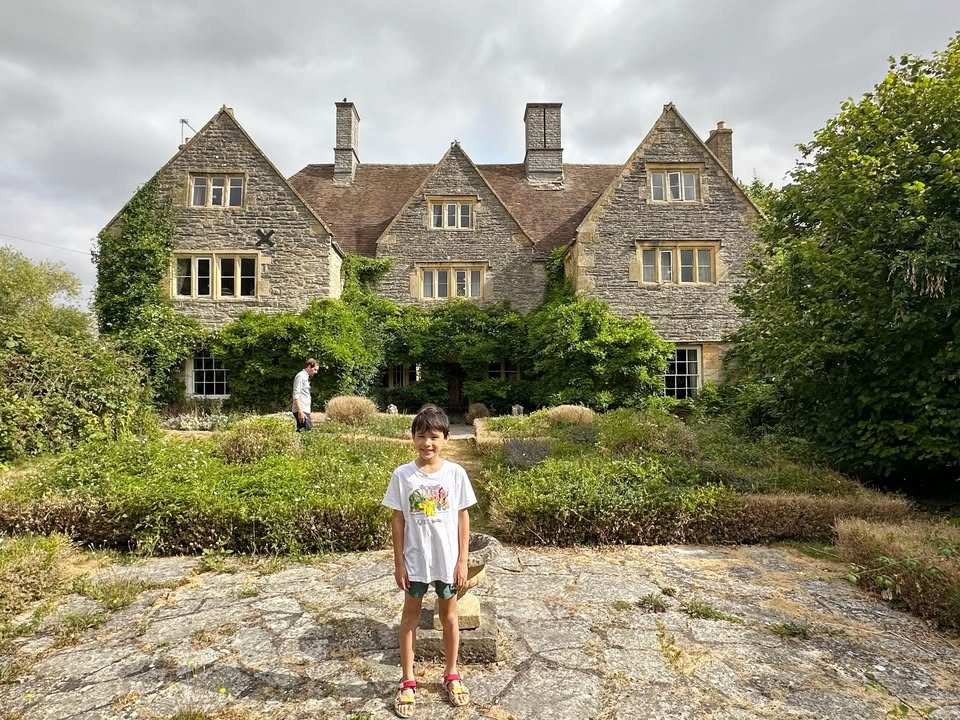 The Manor — 17世紀英式莊園住宿，密門暗道迷宮般的包棟體驗