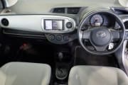 TOYOTA VITZ preview 3