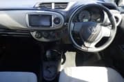 TOYOTA VITZ preview 3