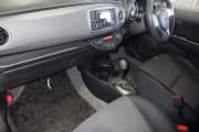 TOYOTA VITZ preview 3