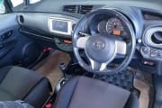 TOYOTA VITZ preview 3