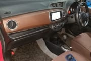TOYOTA VITZ preview 3