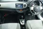 TOYOTA VITZ preview 3