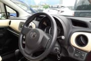 TOYOTA VITZ preview 3