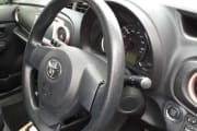 TOYOTA VITZ preview 3