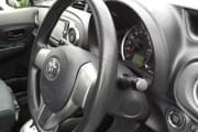 TOYOTA VITZ preview 3