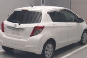 TOYOTA VITZ preview 2