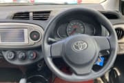 TOYOTA VITZ preview 3
