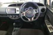 TOYOTA VITZ preview 3