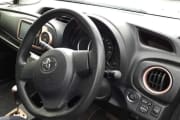 TOYOTA VITZ preview 3