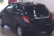 TOYOTA VITZ preview 3